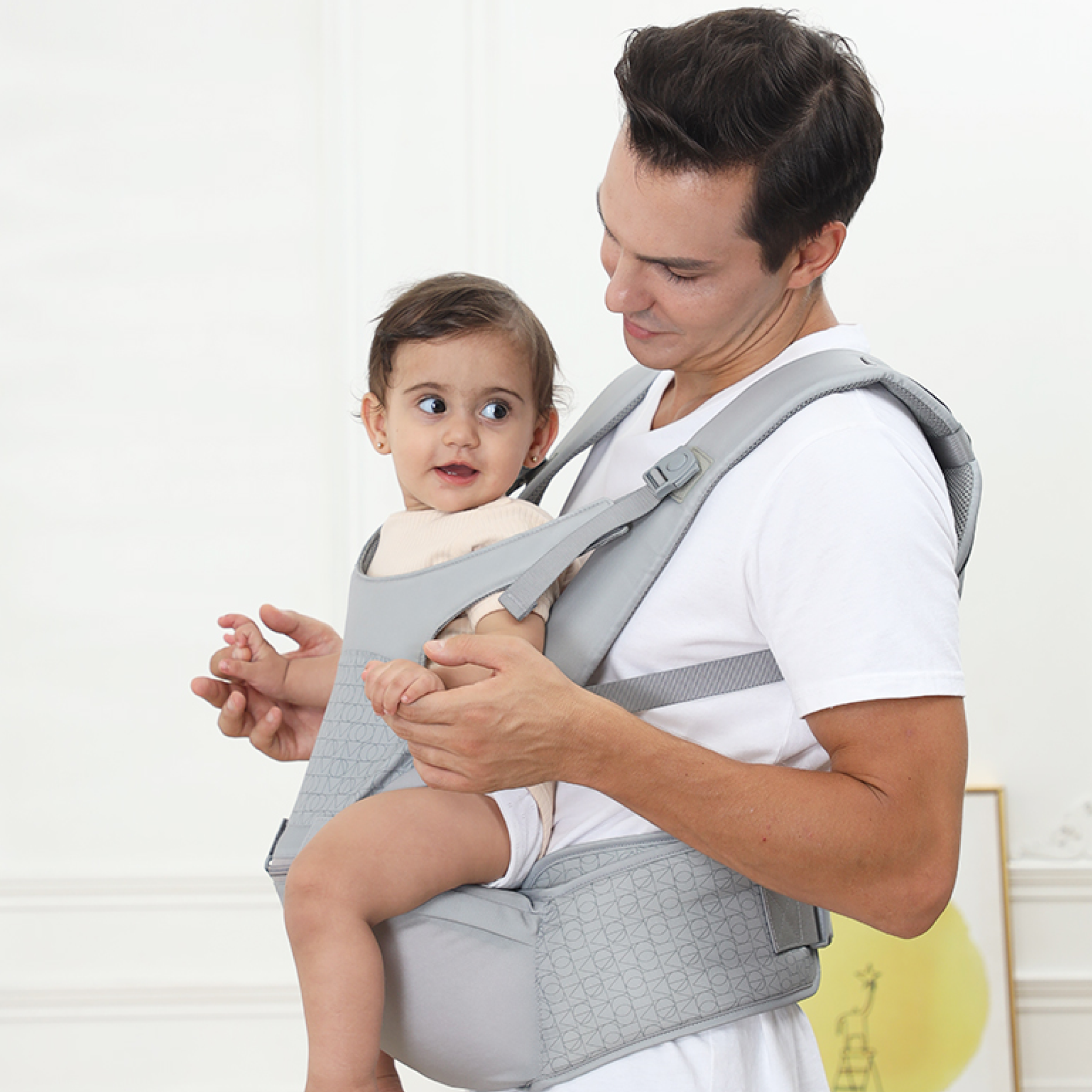 Lightweight Hip Seat Carrier